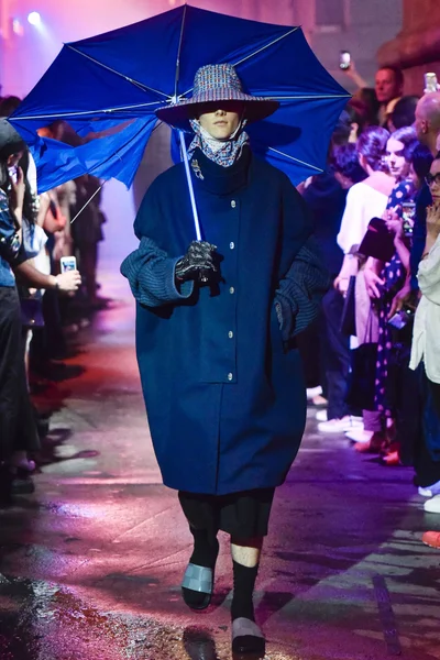 Look 30